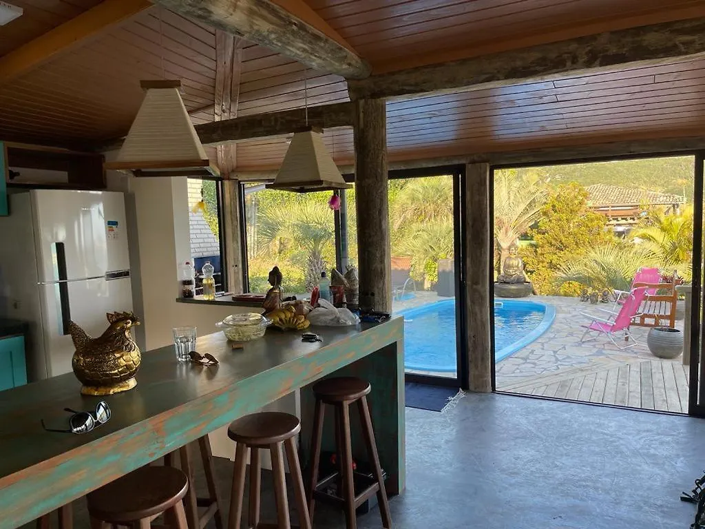 Villa Santorini Praia do Rosa com piscina e jacuzzi Brasile