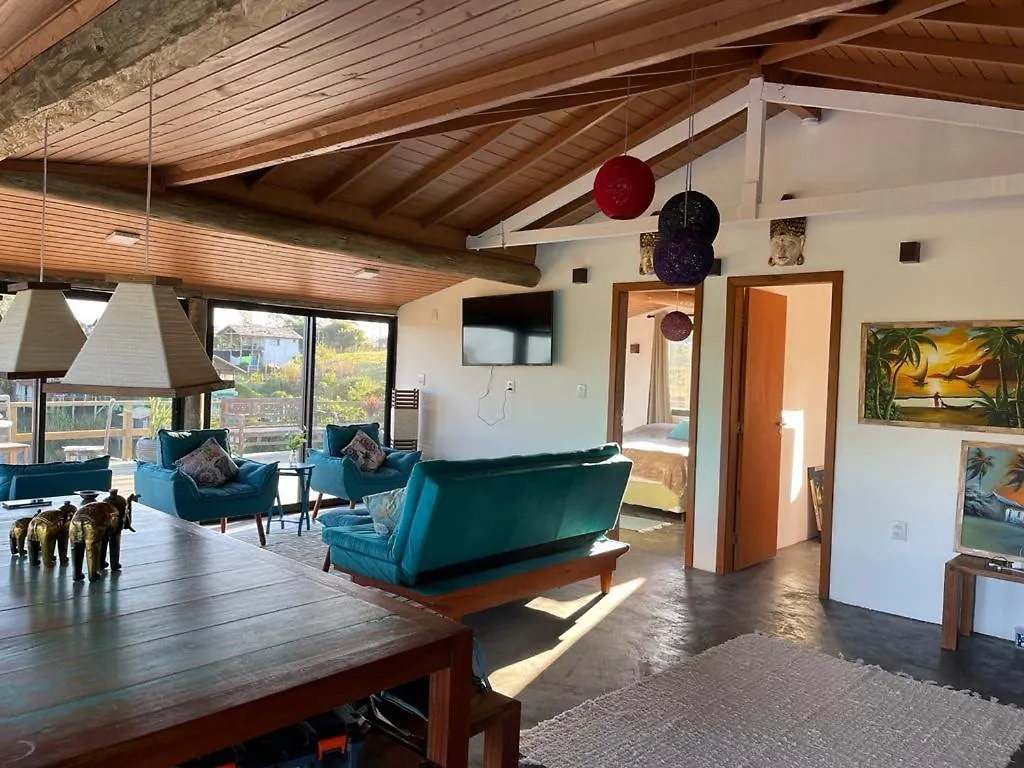 Villa Santorini Praia do Rosa com piscina e jacuzzi